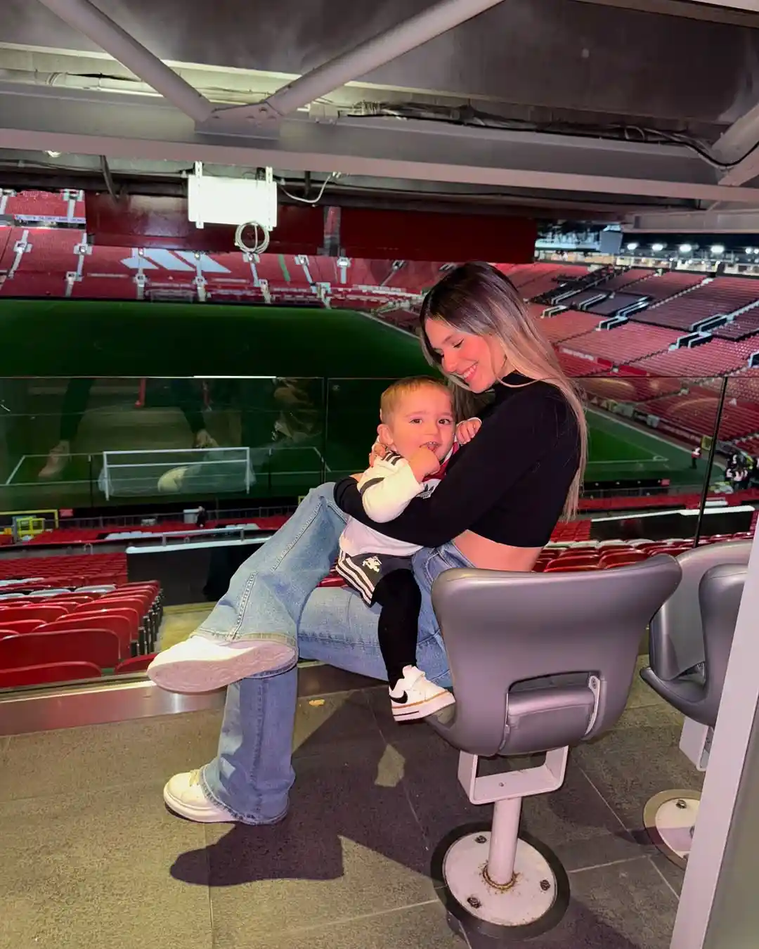 eva garcia and son enzo at old trafford