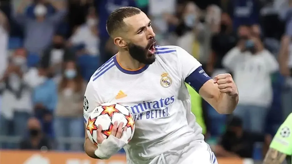 karim benzema real madrid celebrating goal