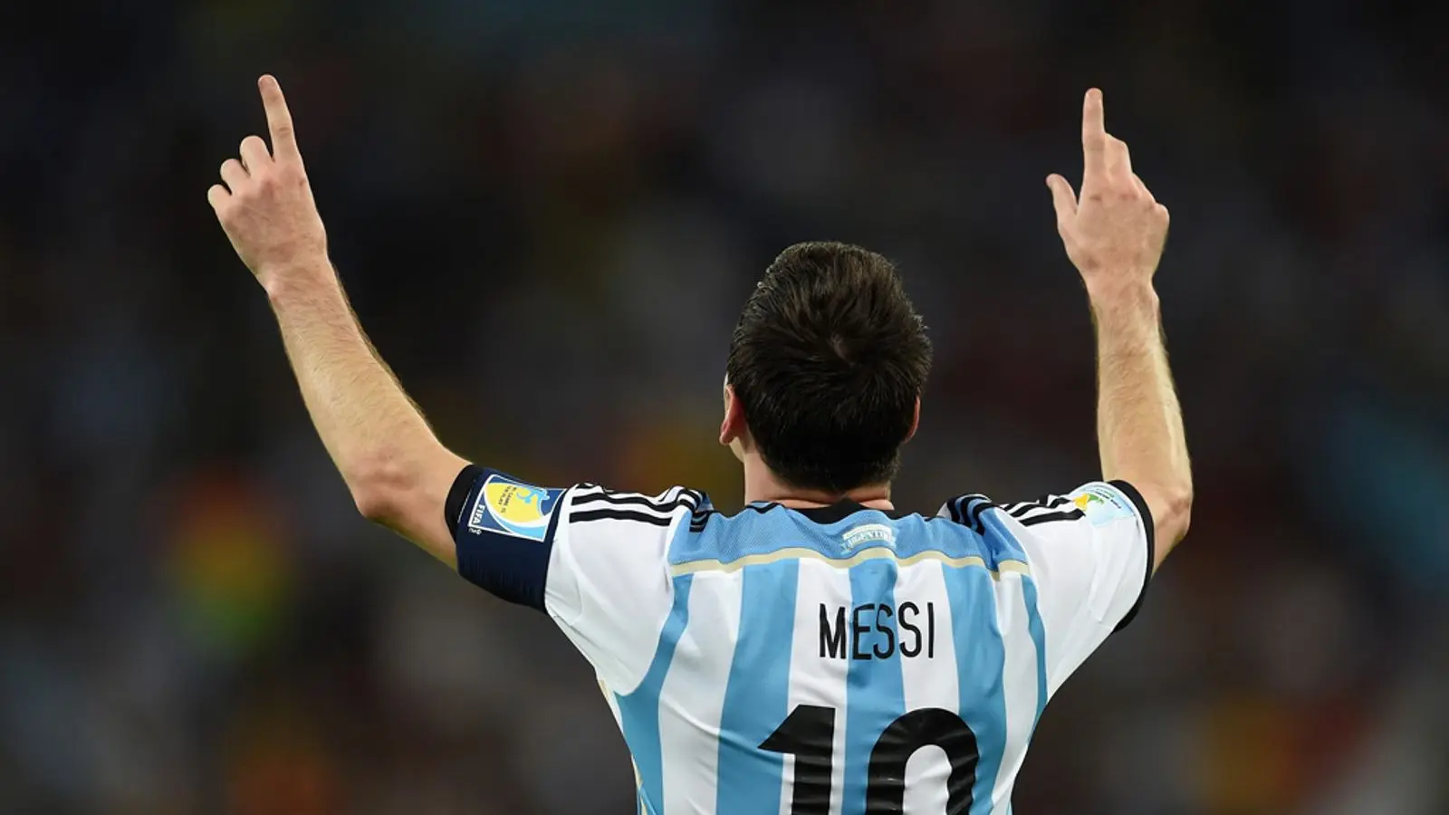 messi hands to sky celebration
