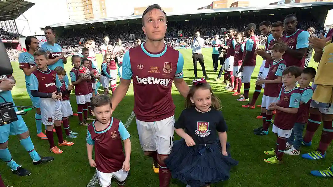 mark noble wife carly noble children lenny and honey