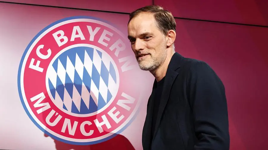 thomas tuchel wearing black suit on his pres conference for bayern munich